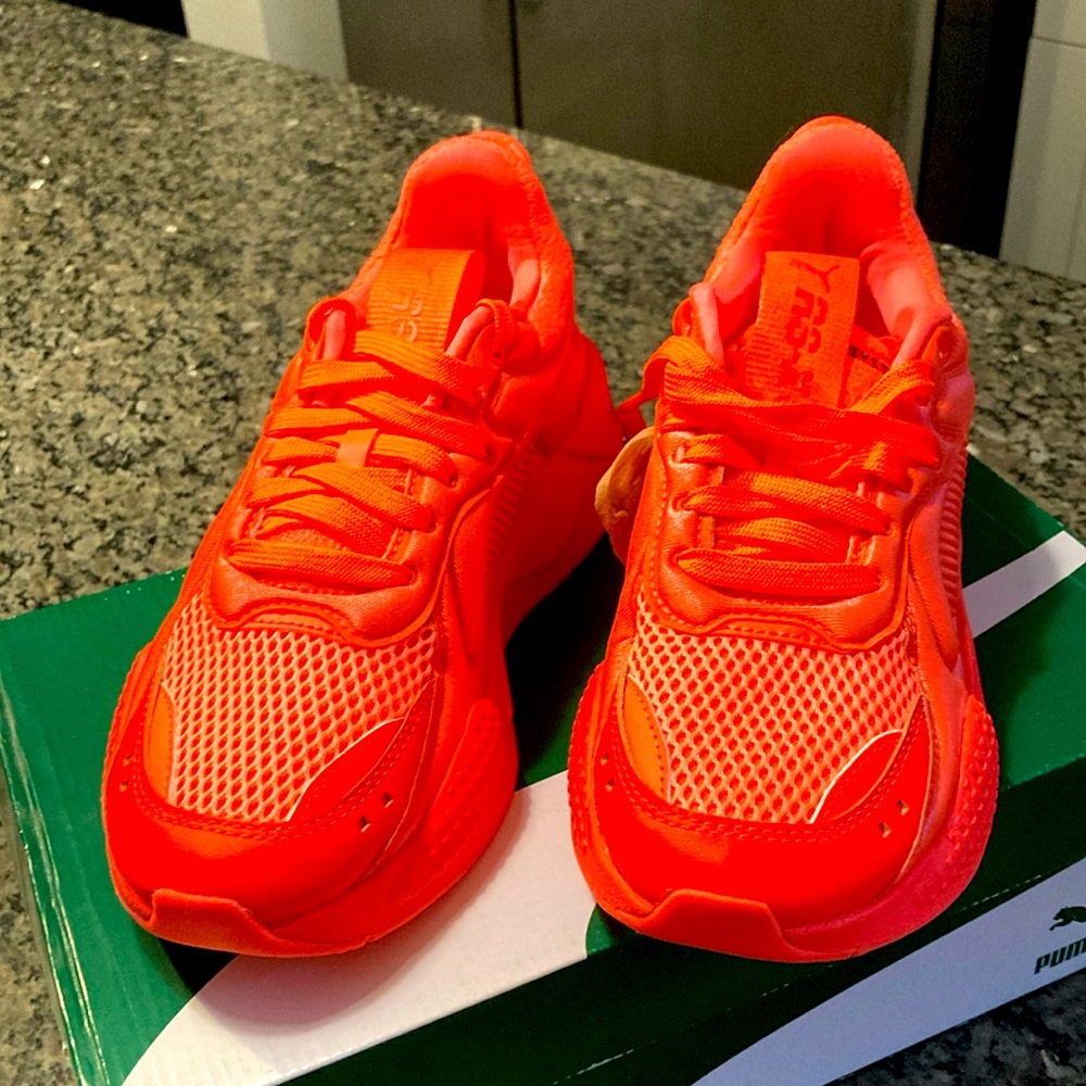 Never worn
